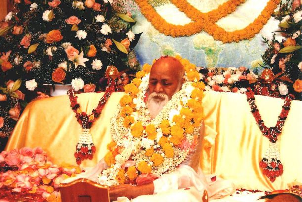 1024px-Maharishi_5_jan_2008