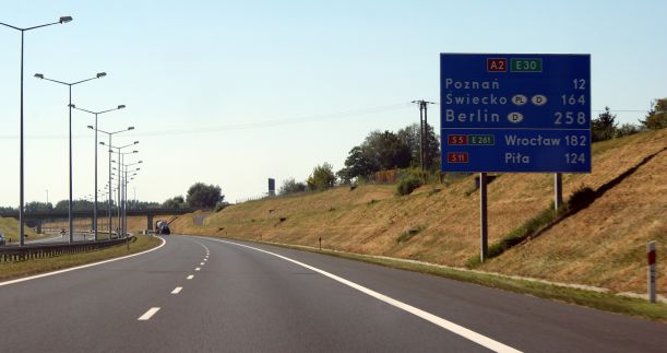 A2_(Poland)_3_km_east_of_Poznań_Komorniki_interchange