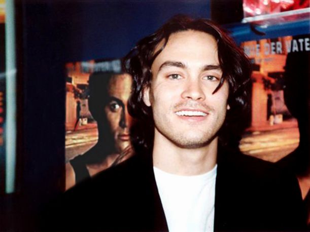 Brandon-Lee-brandon-lee-28400690-1024-768