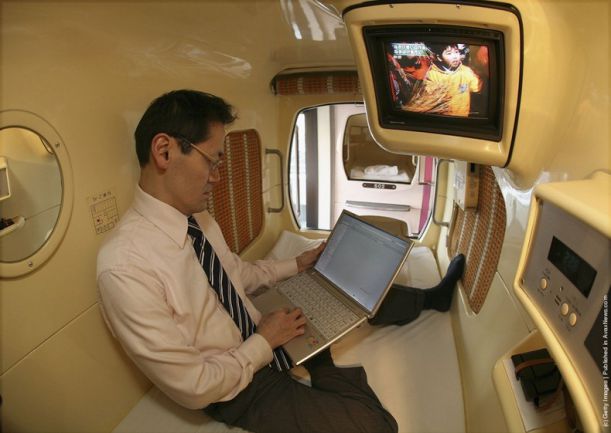 capsule-hotel-2