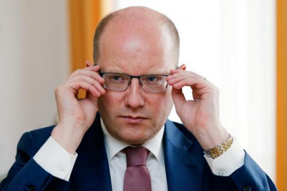 Bohuslav Sobotka svým rozhodnutím podat demisi vlády všechny překvapil.