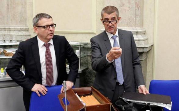 Dva týdny před volbami se mezi volebními lídry ČSSD a hnutí ANO rozhořel další koaliční spor. Ten se týká těžby lithia.