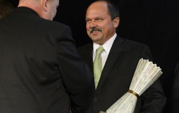 Jiřího Milka s premiérem Babišem spojuje zkušenost s řízením koncernu.
