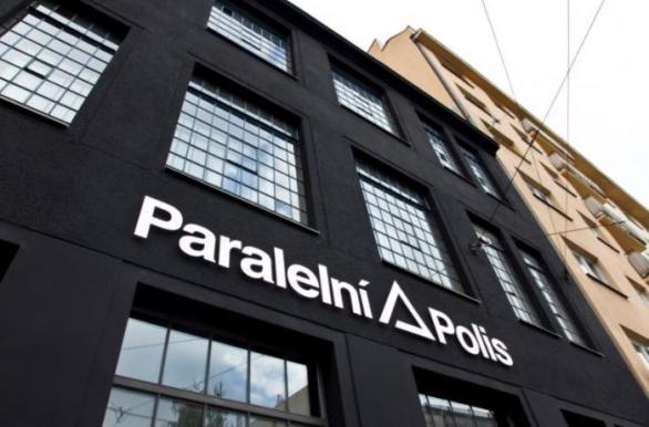Součástí českého projektu Paralelní polis je i první kavárna, kde jde platit jen Bitcoiny.