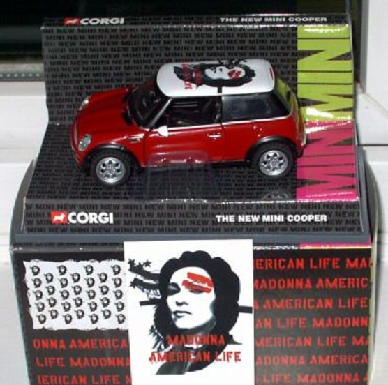 Madonnin Mini Cooper si můžete koupit jako angličáka i vy.