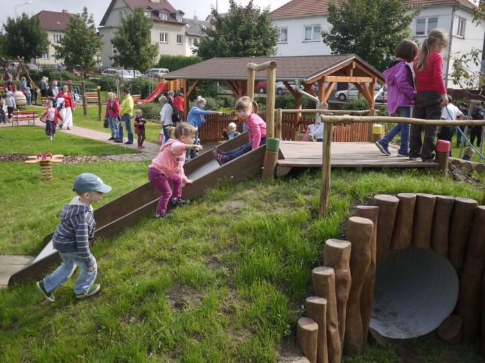 Docházka na prolejzačky bude povinná. Na středeční výlety s tatínkem do lesa mohou pětiletí caparti ročník 2012 a výš zapomenout.