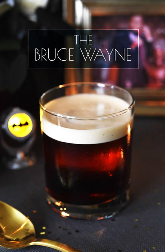 Tmavý, s pěnou - vypadá jako Guiness a také je díky kofeinu dost silný