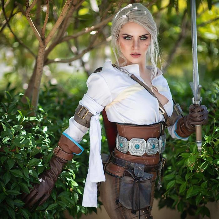 Bělovlasá zaklínačka Ciri