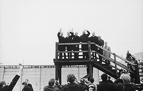 Richard Nixon a jeho návštěva Berlínské zdi.