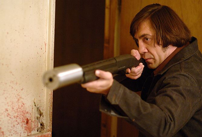 Javier Bardem ve snímku Tahle země není pro starý.