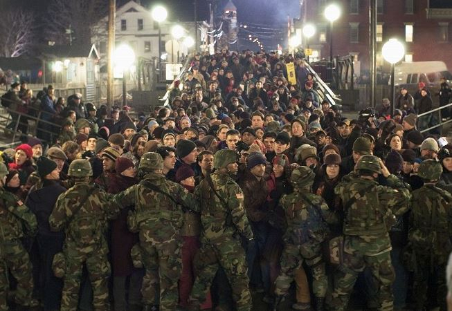 Válka světů - adaptace slavného romána H. G. Wellse. Ve snímku s mimozemskou invazí opět bojuje Tom Cruise.