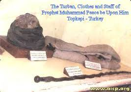 Muhammadův turban a hůl