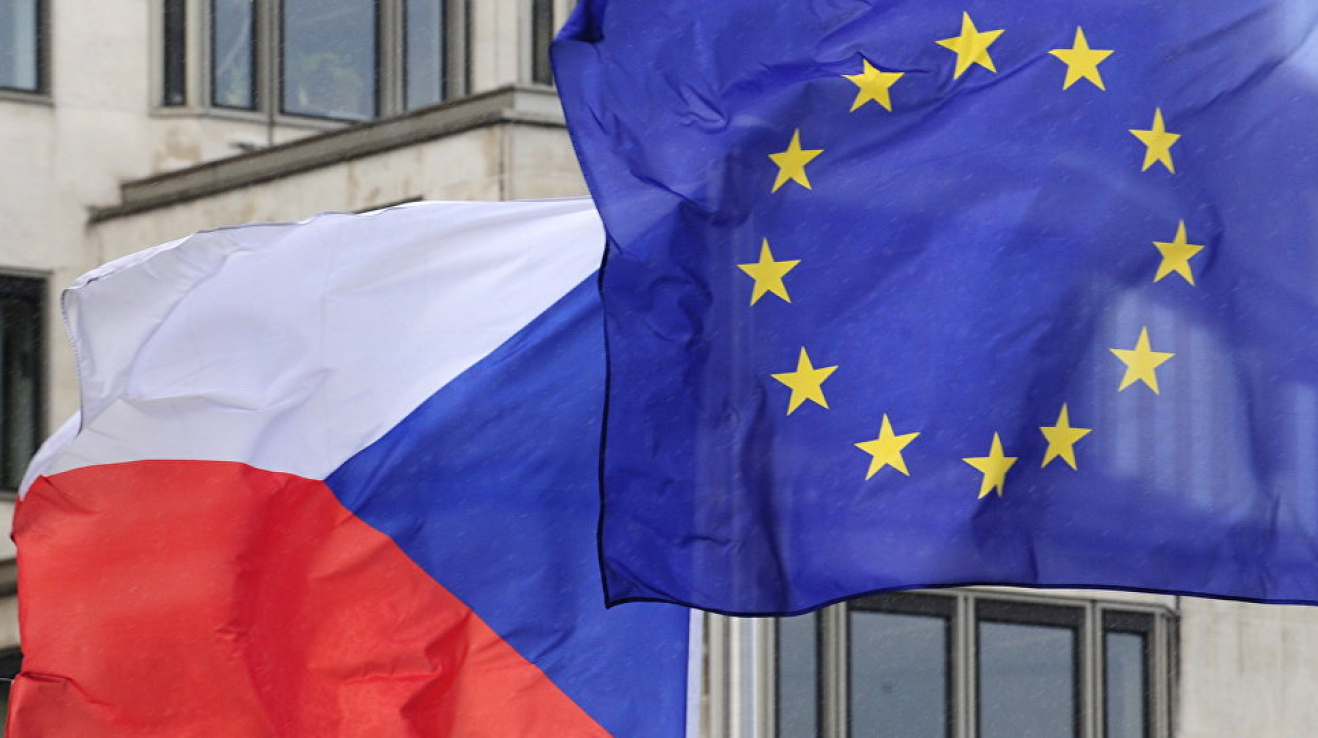 V rámci EU se do Česka přesunulo zhruba 160 000 přistěhovalců. V rámci EU se do Česka přesunulo zhruba 160 000 přistěhovalců.