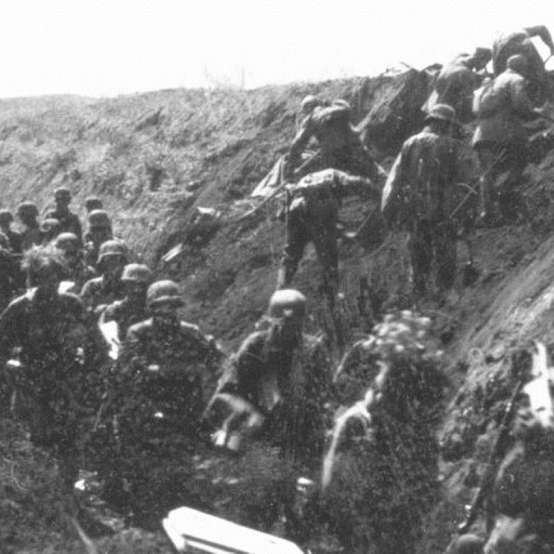 Waffen-SS se připravují k útoku