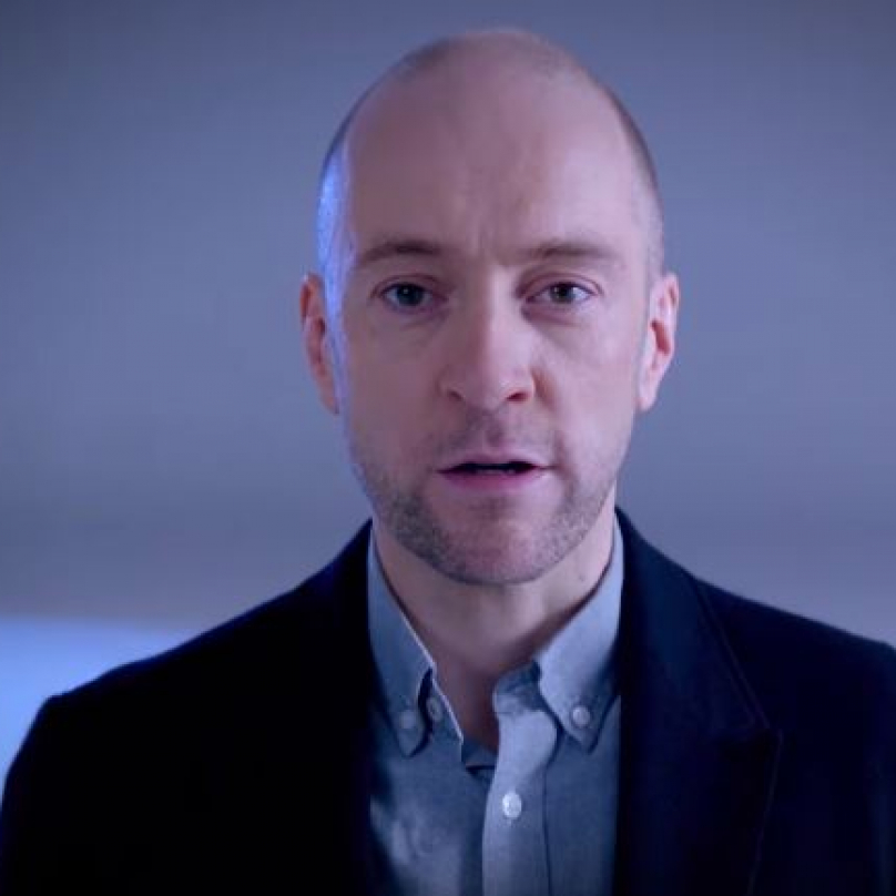 Pořad má na svědomí Darren Brown, který před patnácti lety hrál ruskou ruletu v přímém přenosu.