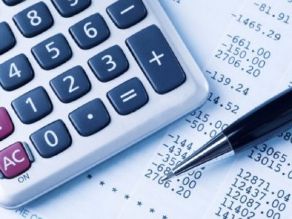 4. Ekonomičtí a finanční náměstci (ředitelé) – 79 089 korun